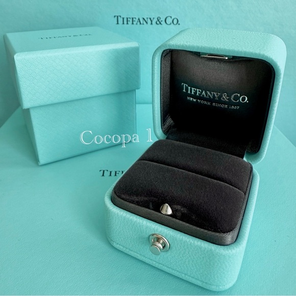 ❤️ Tiffany & Co.❤️ Ring Box 🤍 - Picture 5 of 7